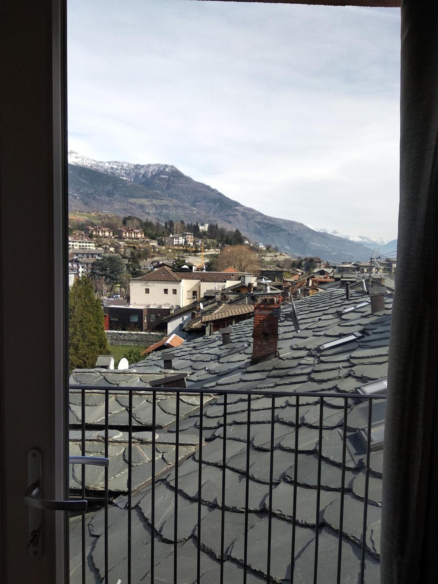Maison Soleil - In Mansarda - Affitti Brevi Italia อาออสตา ภายนอก รูปภาพ